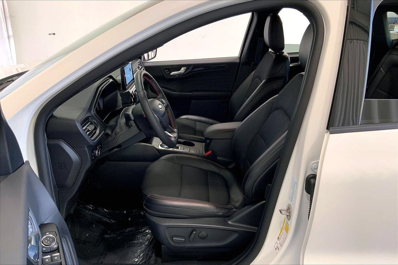 Certified 2026 Ford Escape ST-Line Select AWD/4WD image 18