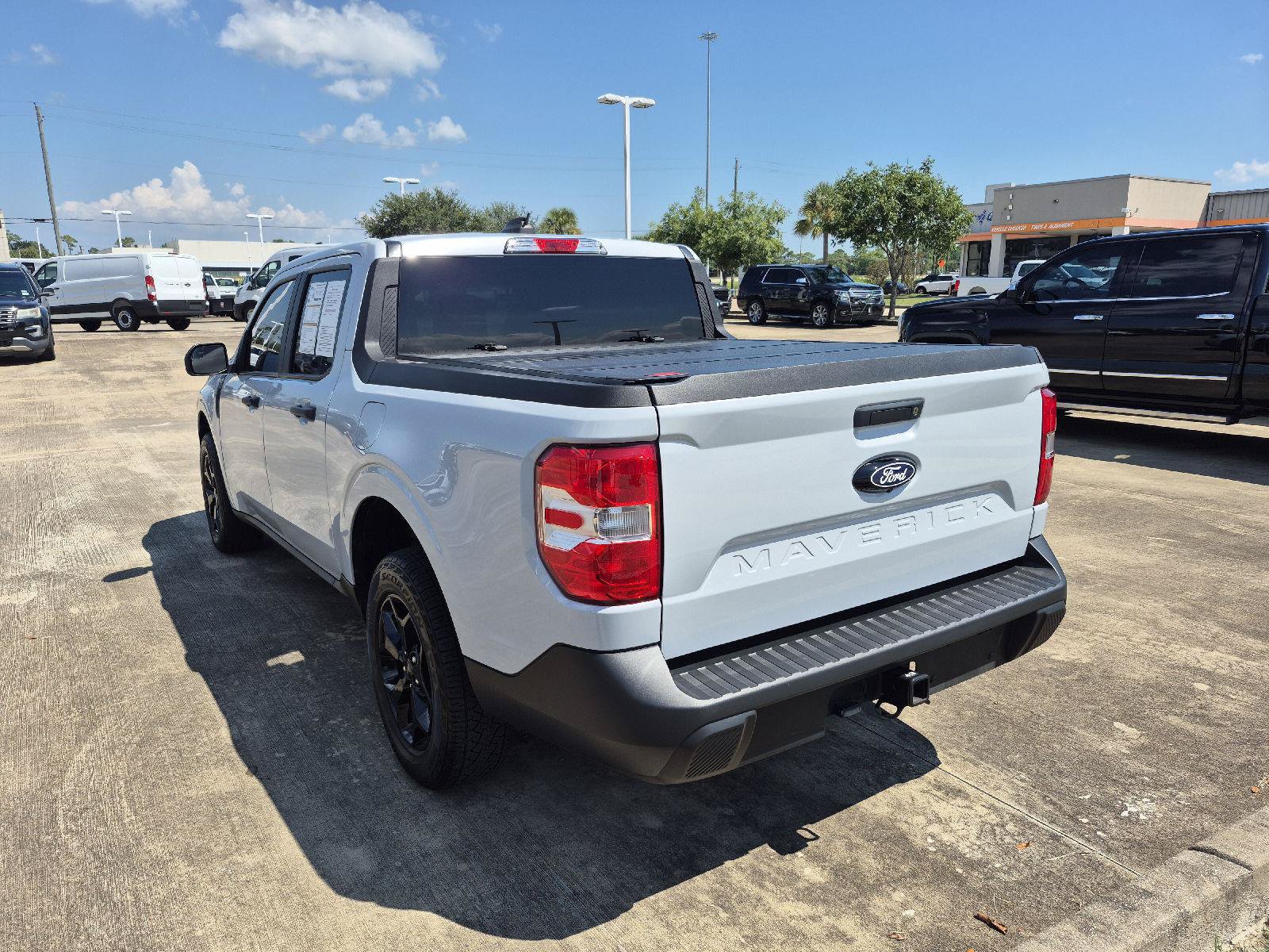 Certified 2025 Ford Maverick XLT w/ XLT Luxury Package AWD/4WD image 10