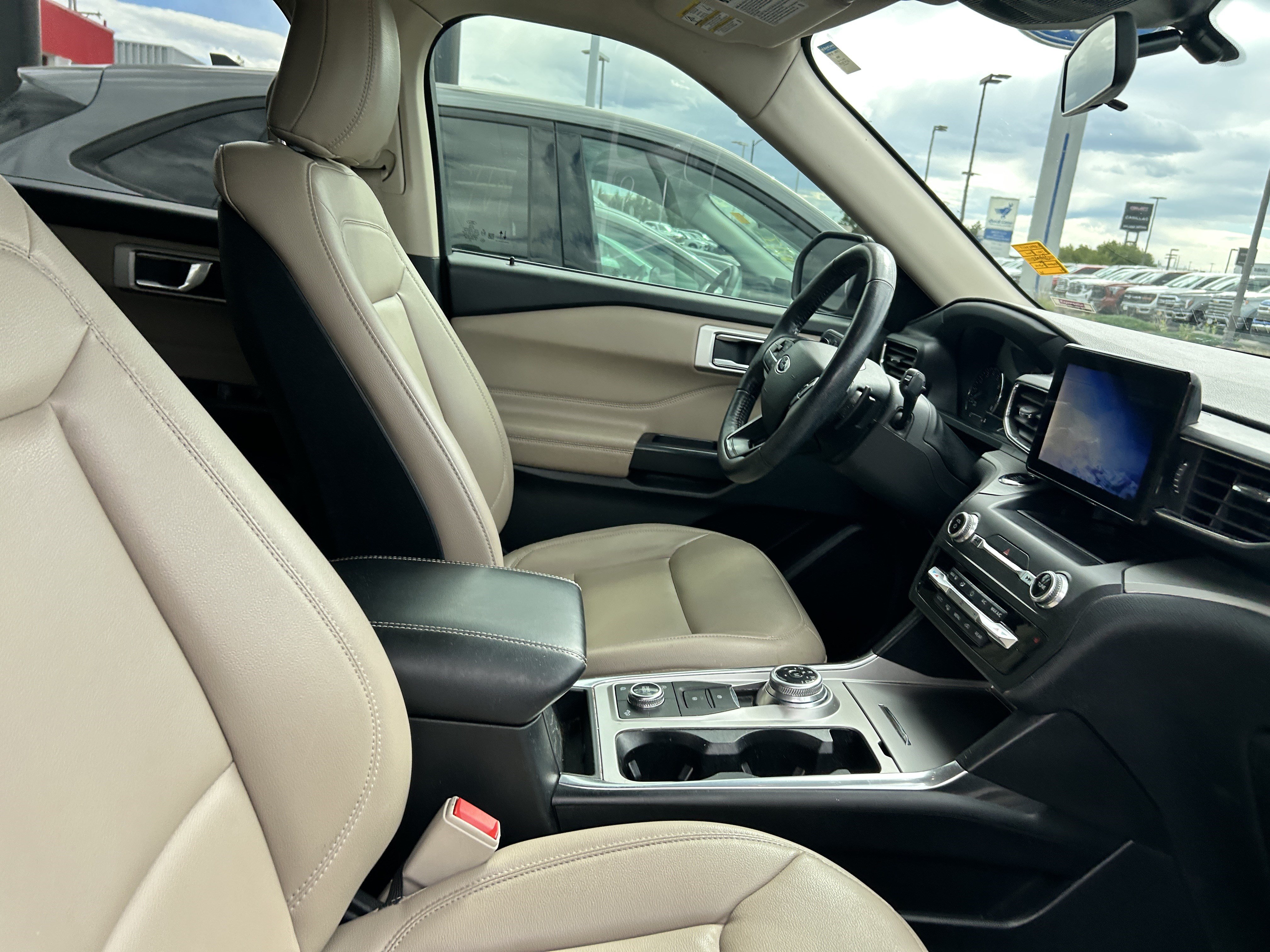Certified 2020 Ford Explorer XLT w/ Equipment Group 202A AWD/4WD image 12