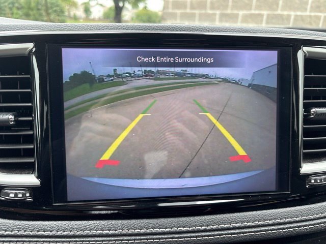 Used 2024 Chrysler Pacifica Limited FWD image 24