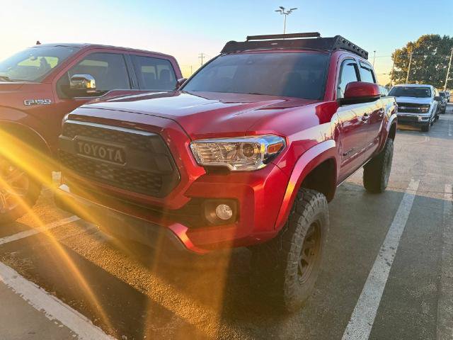 Used 2022 Toyota Tacoma SR5 AWD/4WD image 3