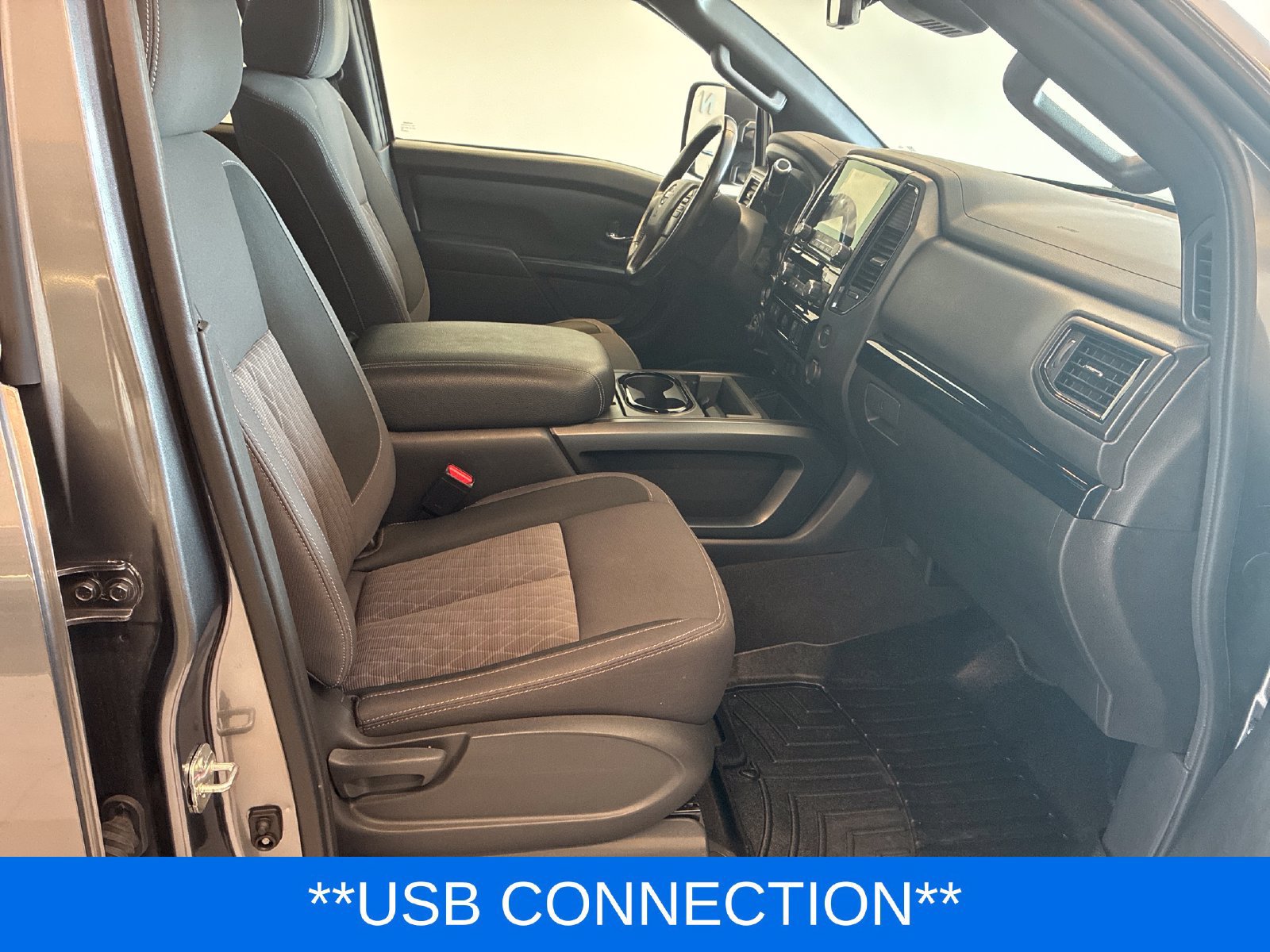 Used 2024 Nissan Titan SV w/ SV Convenience Package AWD/4WD image 8