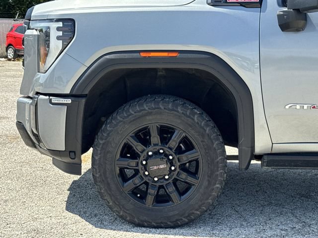 Used 2024 GMC Sierra 2500 AT4 w/ AT4 Preferred Package AWD/4WD image 10