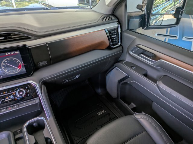 Used 2025 GMC Sierra 2500 Denali w/ Technology Package image 16