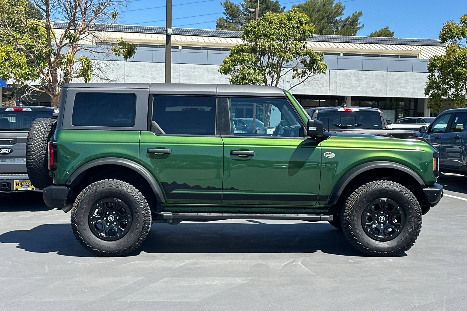 Certified 2024 Ford Bronco Wildtrak AWD/4WD image 4