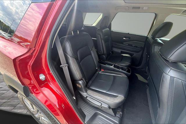 Used 2023 Nissan Pathfinder SL w/ SL Premium Package AWD/4WD image 27