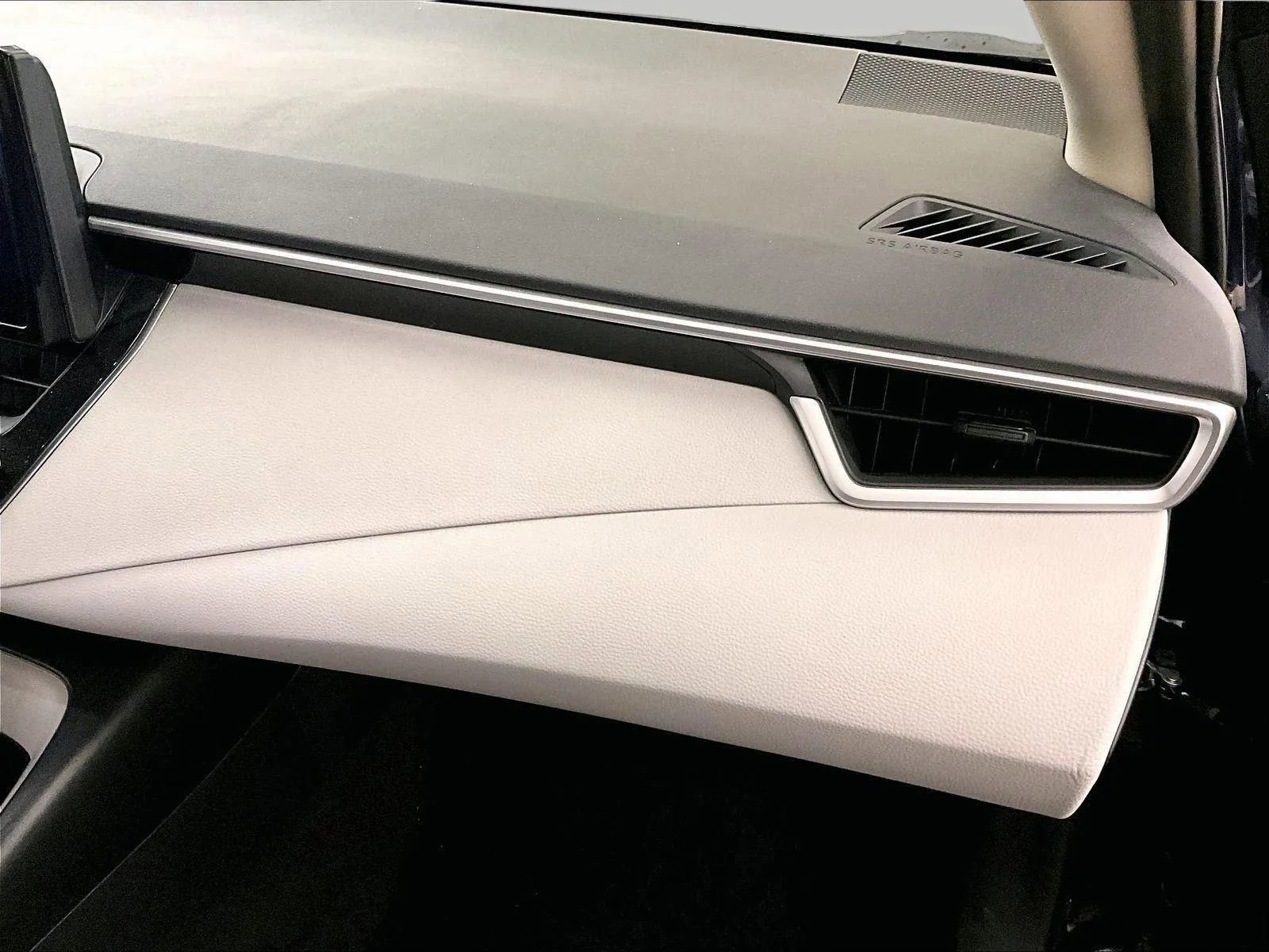 Used 2024 Toyota Corolla LE FWD image 15