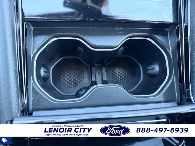 Used 2024 Jeep Grand Cherokee Overland w/ Luxury Tech Group IV AWD/4WD image 28