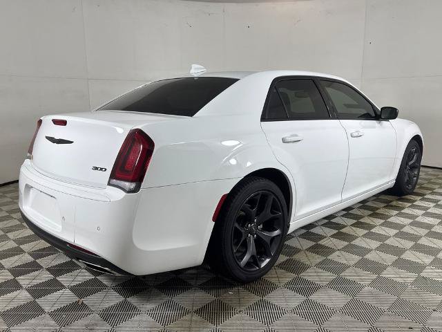 Used 2023 Chrysler 300 Touring w/ Safetytec Plus Group RWD image 3