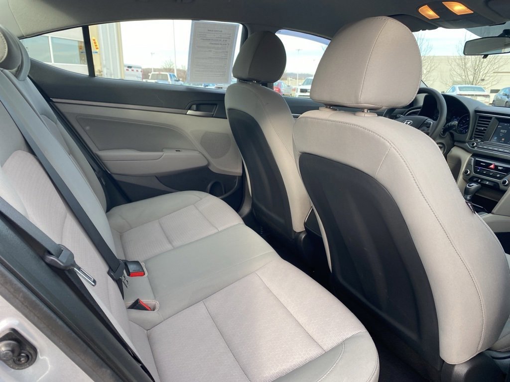 Used 2017 Hyundai Elantra SE image 13