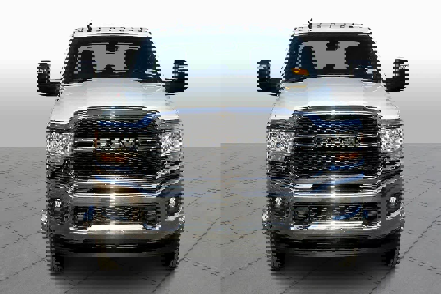 Used 2024 RAM 3500 Big Horn image 3