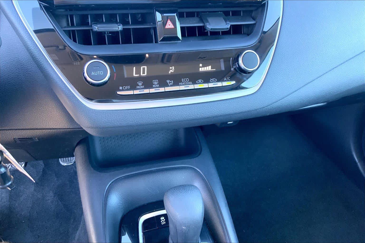 Used 2025 Toyota Corolla LE FWD image 35