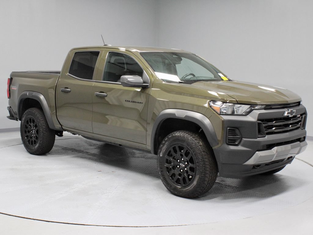 Used 2025 Chevrolet Colorado Trail Boss AWD/4WD video 1