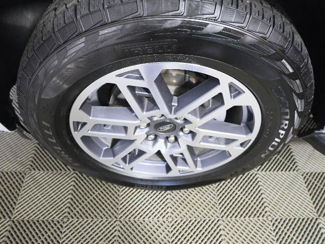 Certified 2025 Ford Expedition Active AWD/4WD image 31