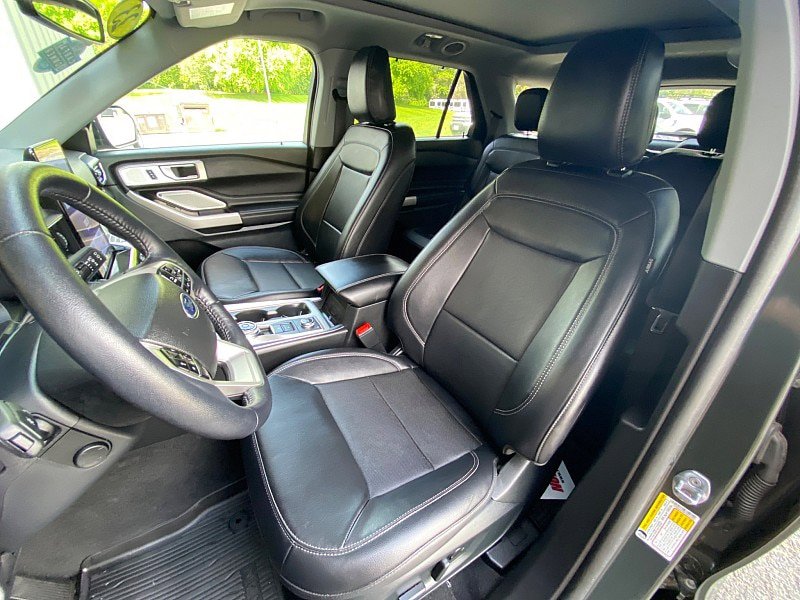 Certified 2023 Ford Explorer Limited w/ Limited Technology Package AWD/4WD image 24