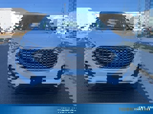 Certified 2024 Ford Edge SE image 8