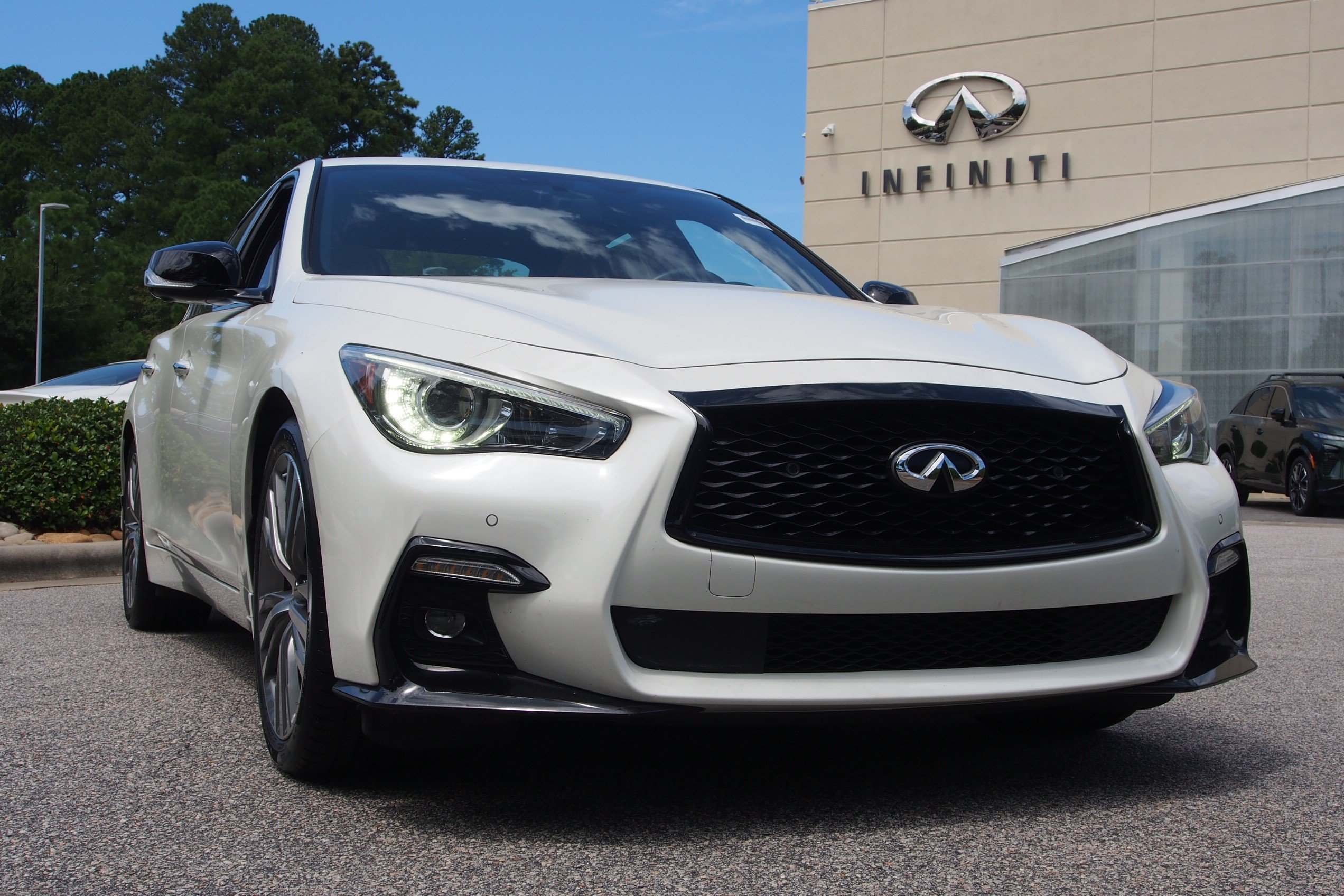 Used 2024 INFINITI Q50 Sensory RWD image 2