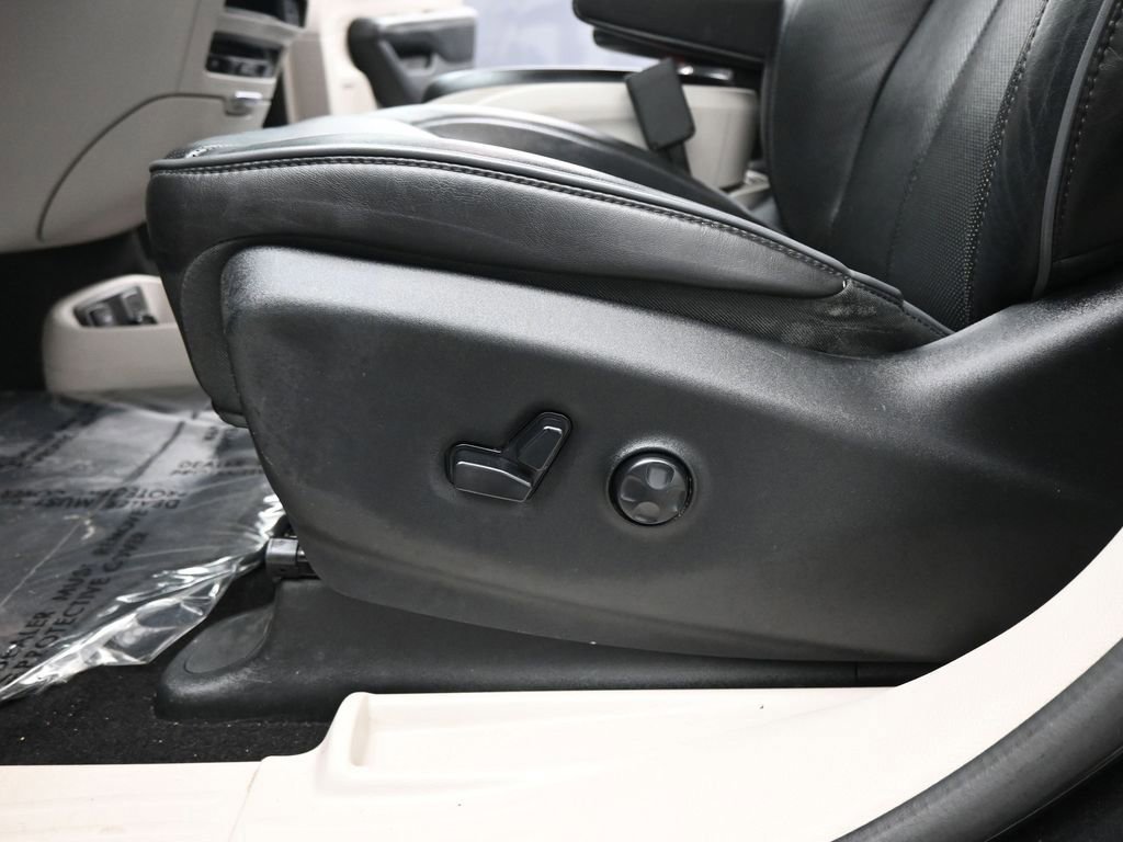 Used 2018 Chrysler Pacifica Limited w/ Advanced Safetytec Group image 39