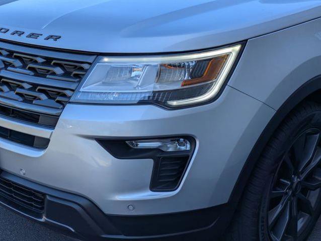 Certified 2018 Ford Explorer XLT w/ Equipment Group 202A AWD/4WD image 9