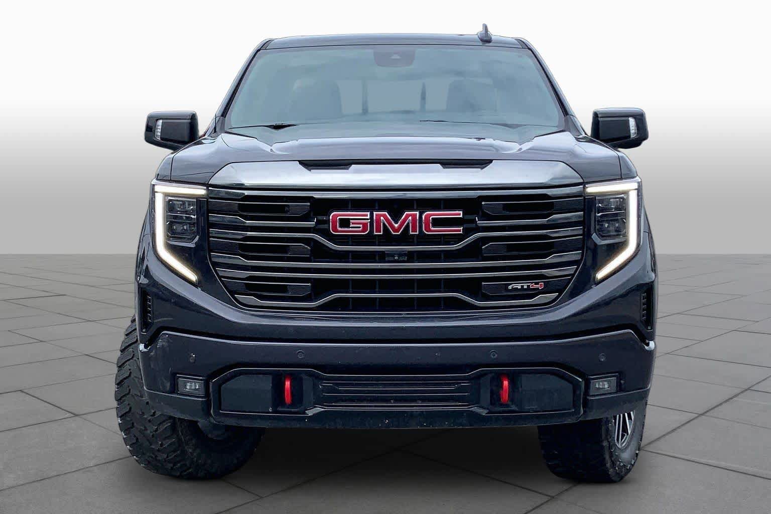 Used 2024 GMC Sierra 1500 AT4 w/ Technology Package AWD/4WD image 4