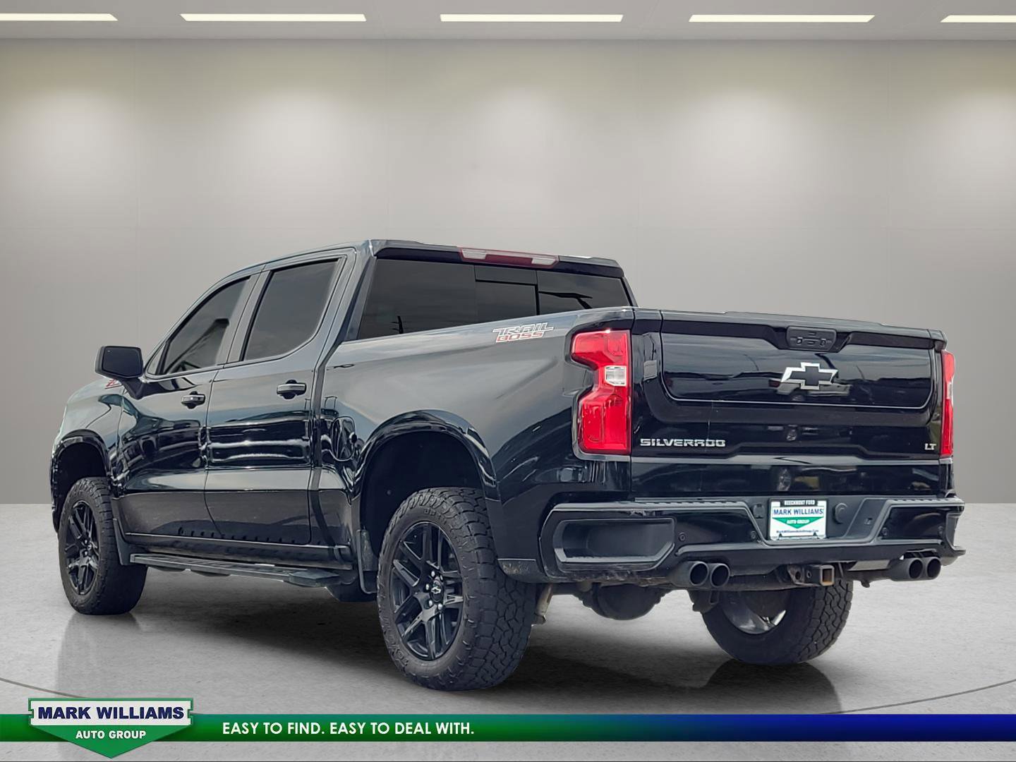 Used 2021 Chevrolet Silverado 1500 LT Trail Boss w/ Convenience Package II AWD/4WD image 6