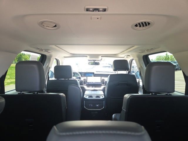 Certified 2025 Ford Expedition Active AWD/4WD image 15