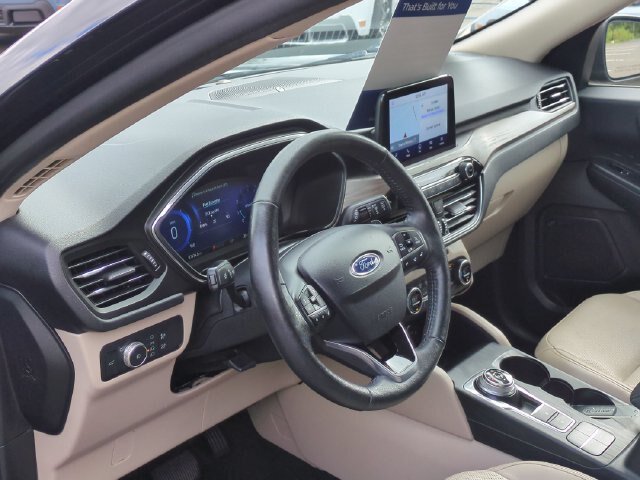 Certified 2020 Ford Escape Titanium AWD/4WD image 14