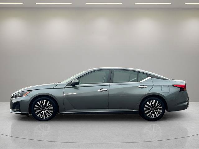 Used 2023 Nissan Altima 2.5 SV FWD image 4