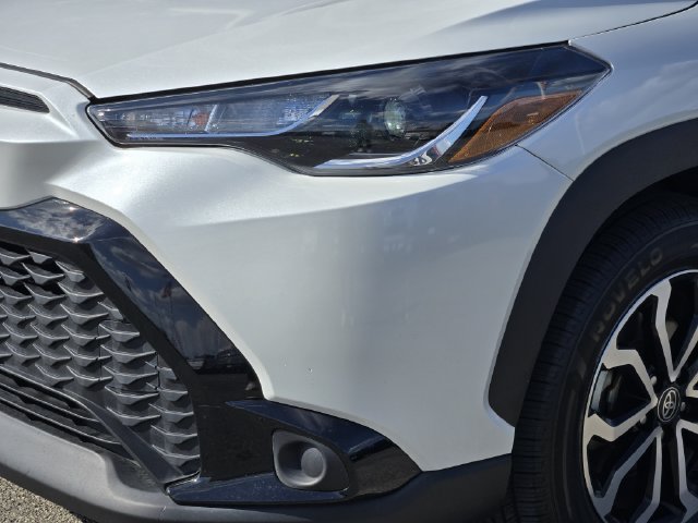 Used 2023 Toyota Corolla Cross AWD Hybrid image 8