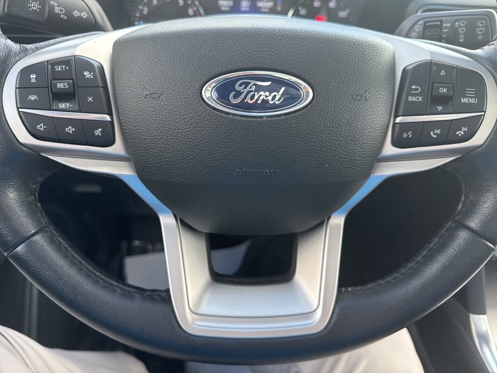 Certified 2022 Ford Explorer XLT w/ Equipment Group 202A AWD/4WD image 16
