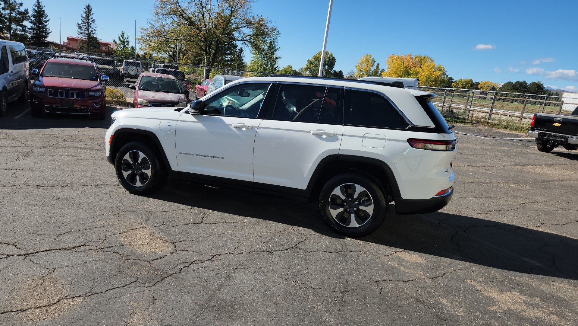 Used 2024 Jeep Grand Cherokee Limited 4xe AWD/4WD image 6
