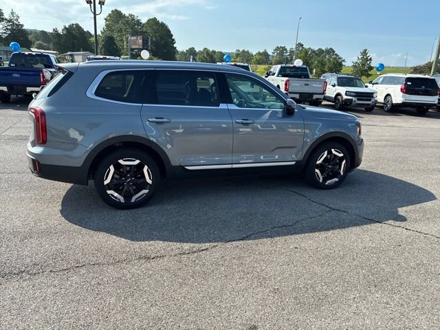 Used 2025 Kia Telluride S FWD image 40