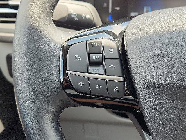 Certified 2025 Ford Escape SE FWD image 23