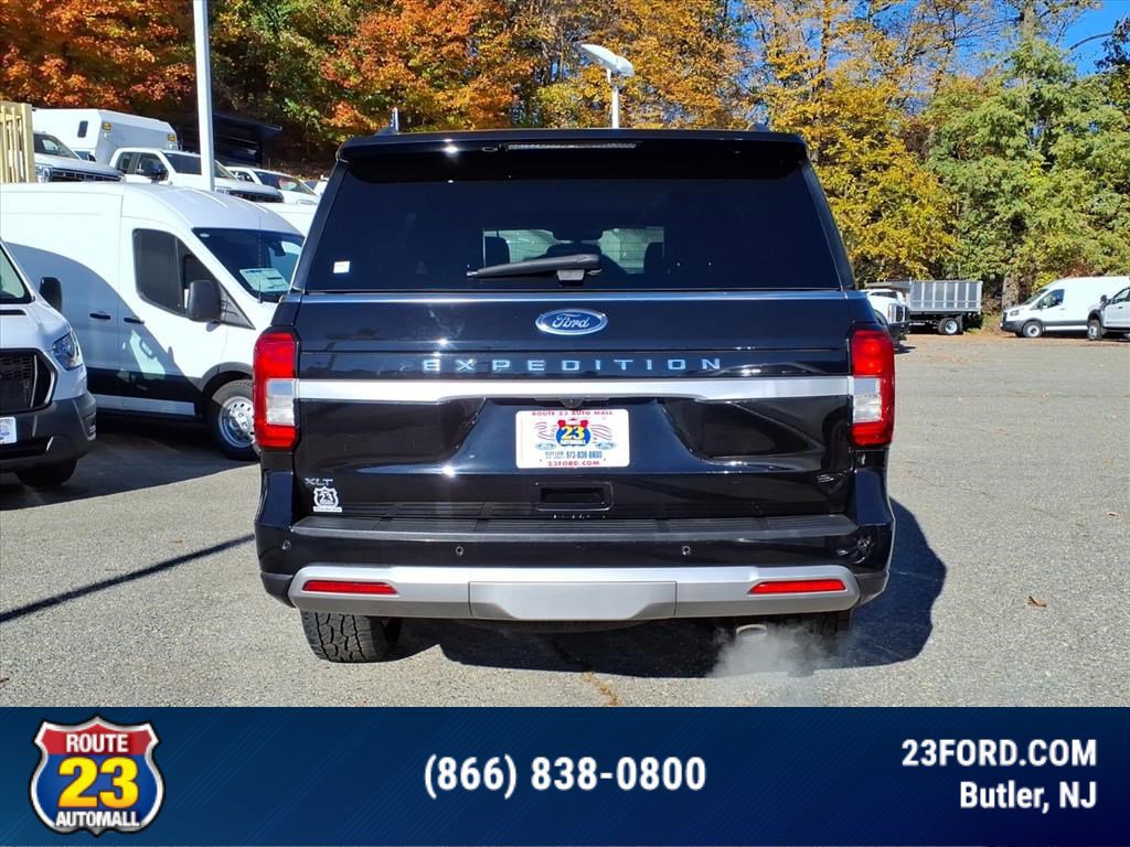 Certified 2022 Ford Expedition XLT image 3