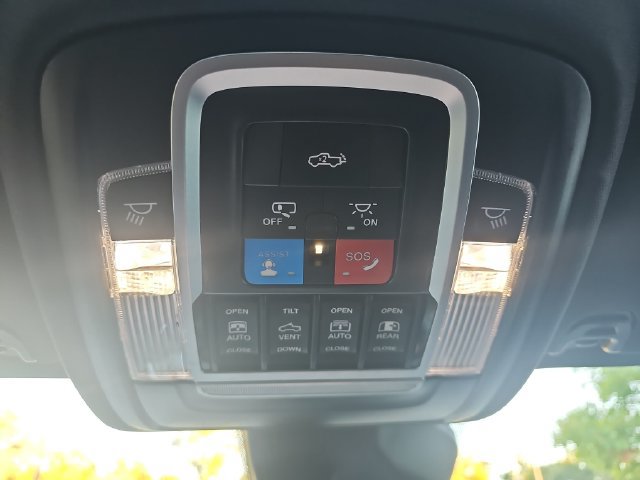 Used 2025 RAM 1500 Limited w/ Off Road Group AWD/4WD image 24