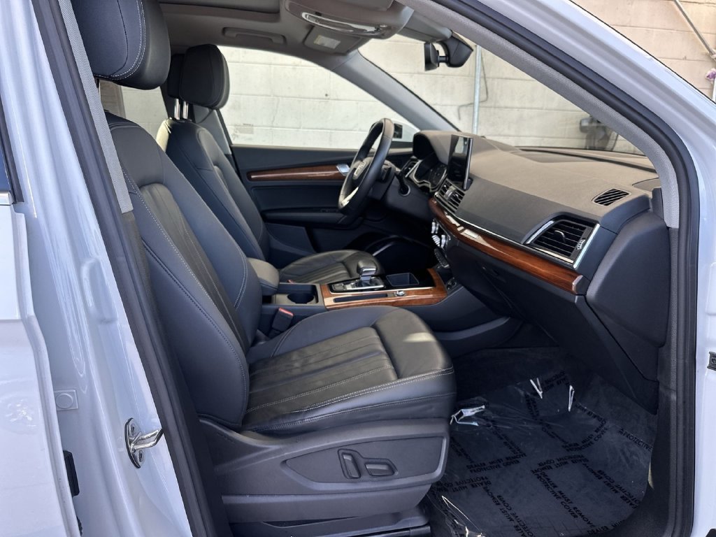 Used 2023 Audi Q5 2.0T Premium w/ Convenience Package AWD/4WD image 28