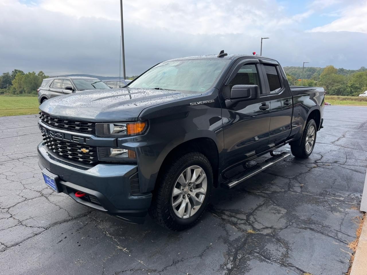 Used 2020 Chevrolet Silverado 1500 Custom w/ Custom Value Package AWD/4WD image 7