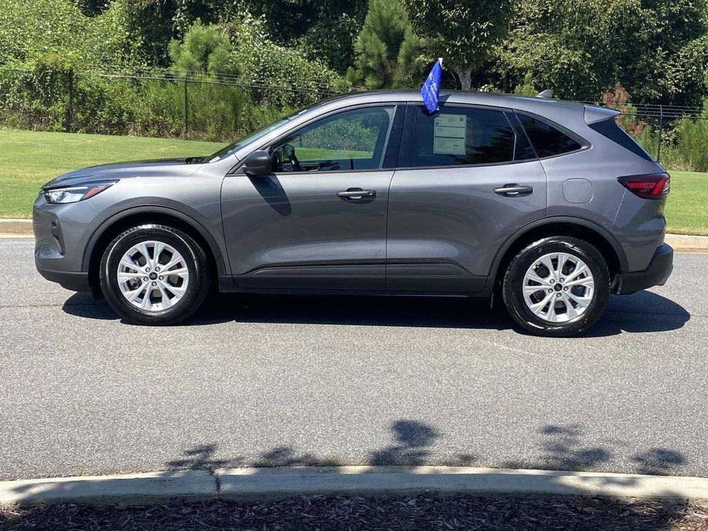 Certified 2025 Ford Escape Active FWD image 9