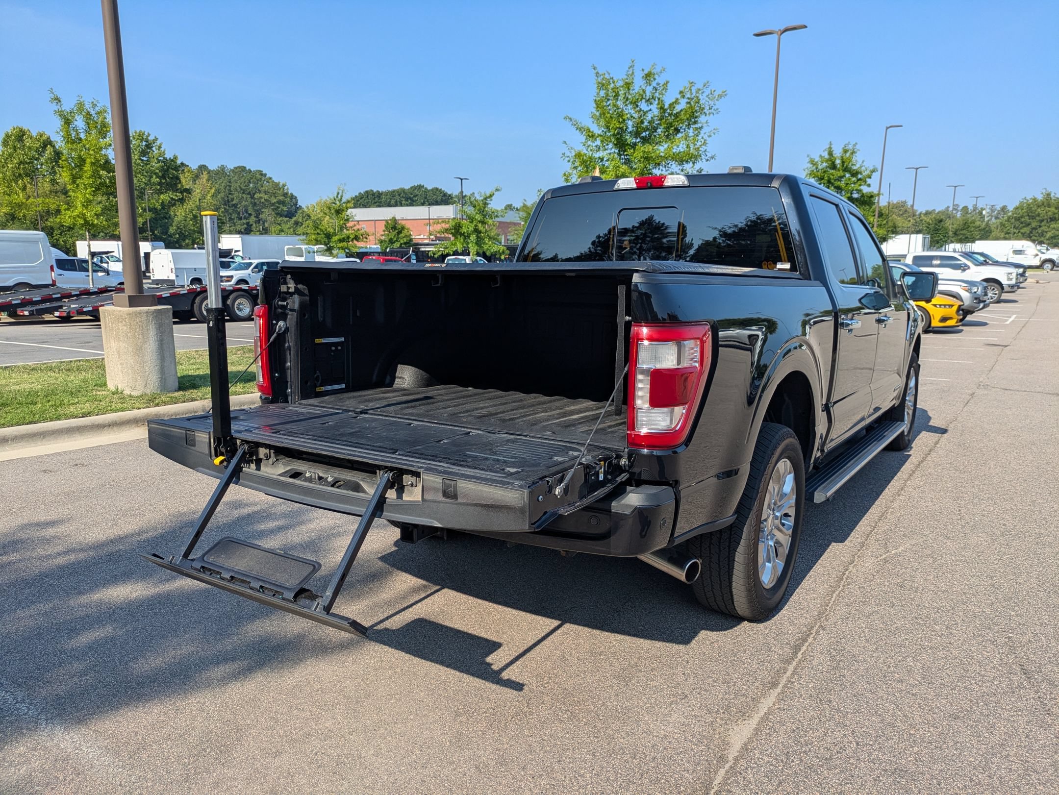 Certified 2022 Ford F150 Platinum w/ Equipment Group 701A High AWD/4WD image 39