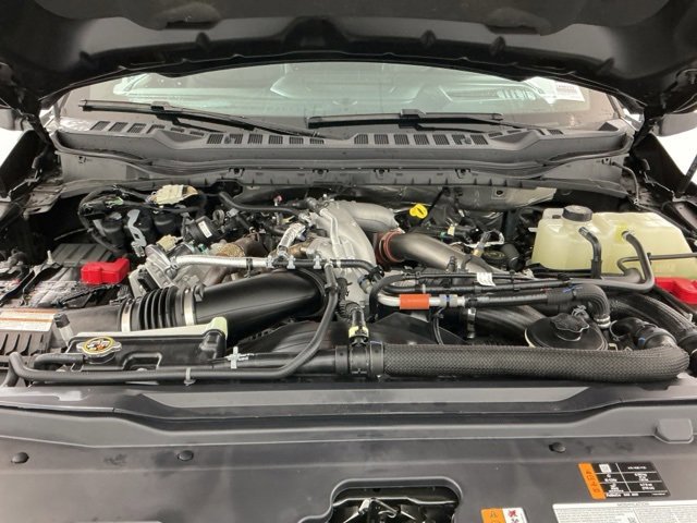 Certified 2025 Ford F450 Platinum w/ FX4 Off-Road Package image 35