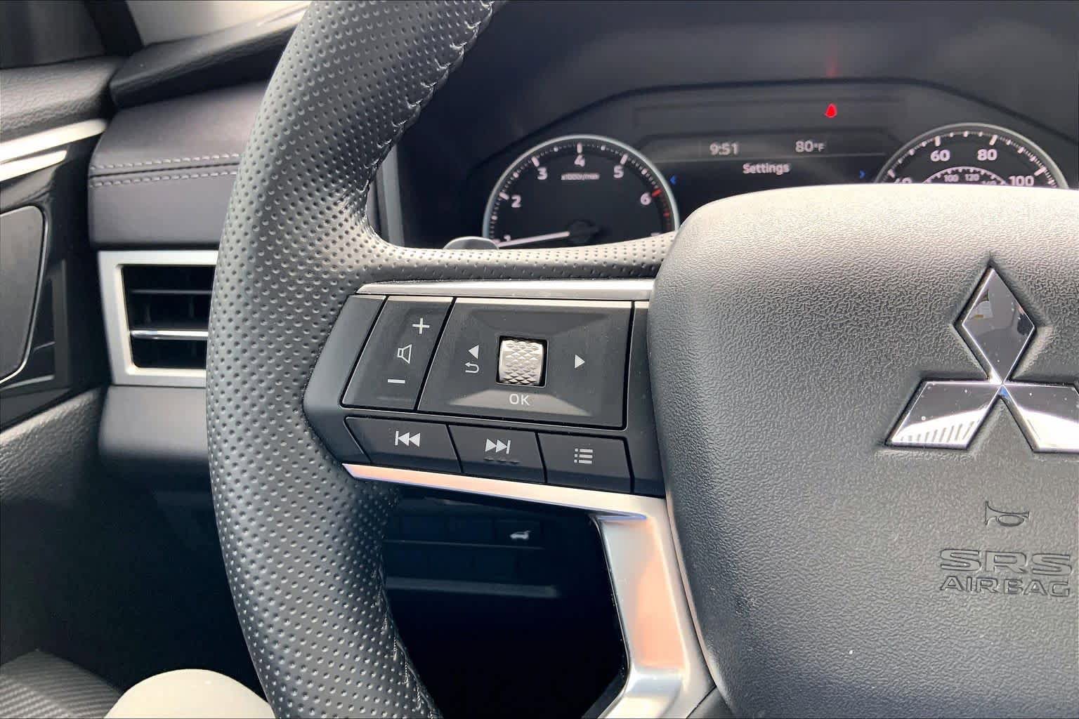 Used 2024 Mitsubishi Outlander SE FWD image 23