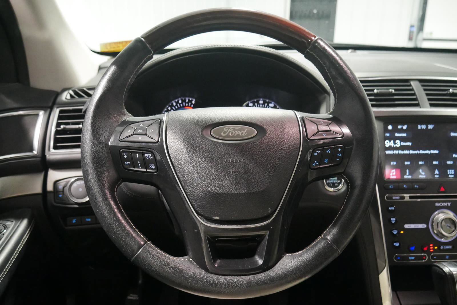 Certified 2018 Ford Explorer Platinum image 21