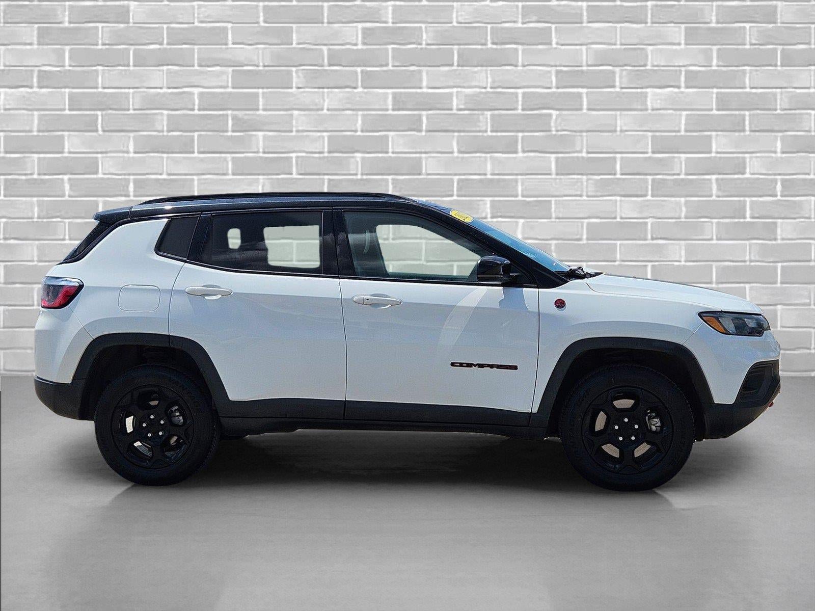 Used 2023 Jeep Compass Trailhawk AWD/4WD image 4