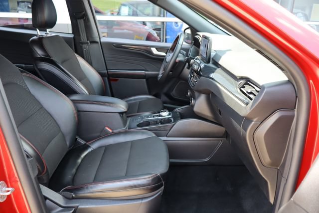 Certified 2025 Ford Escape ST-Line Select AWD/4WD image 37