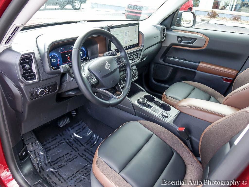 Certified 2025 Ford Bronco Sport Outer Banks w/ Outer Banks Tech Package+ AWD/4WD image 10