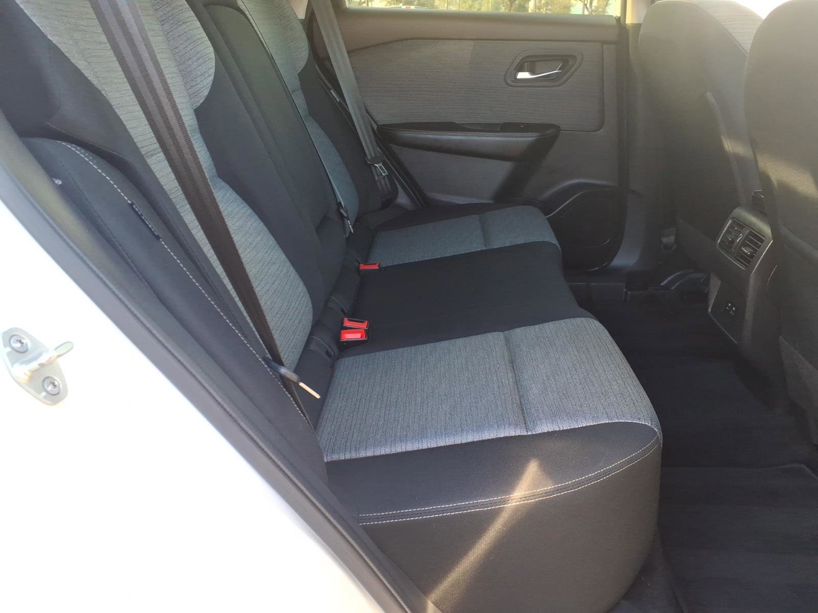 Used 2023 Nissan Rogue SV image 14