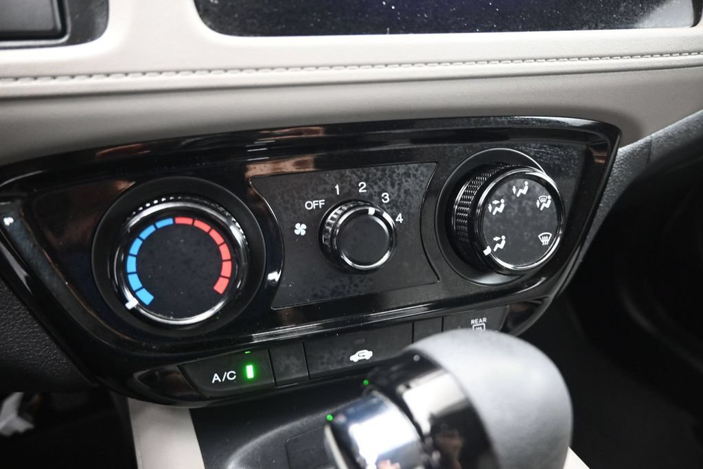 Used 2022 Honda HR-V LX image 14