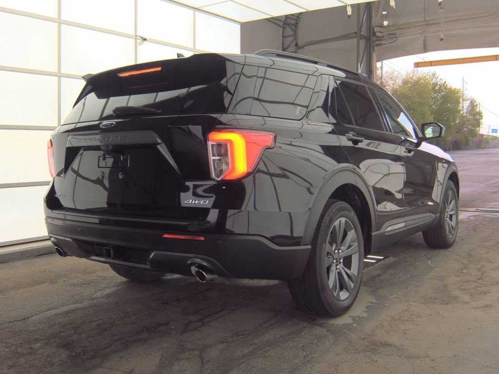 Certified 2023 Ford Explorer XLT w/ Equipment Group 202A AWD/4WD image 4