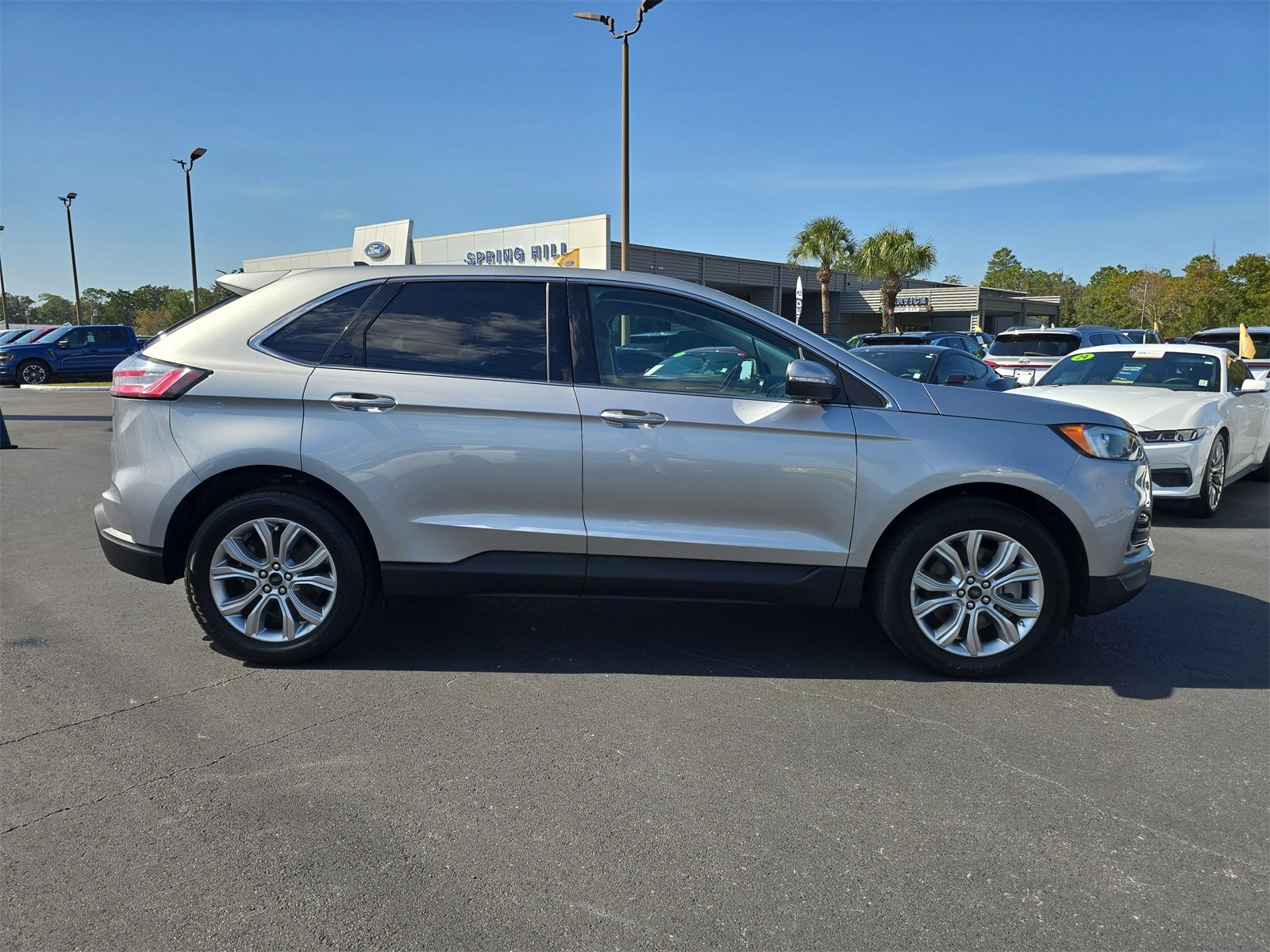 Certified 2024 Ford Edge Titanium image 3