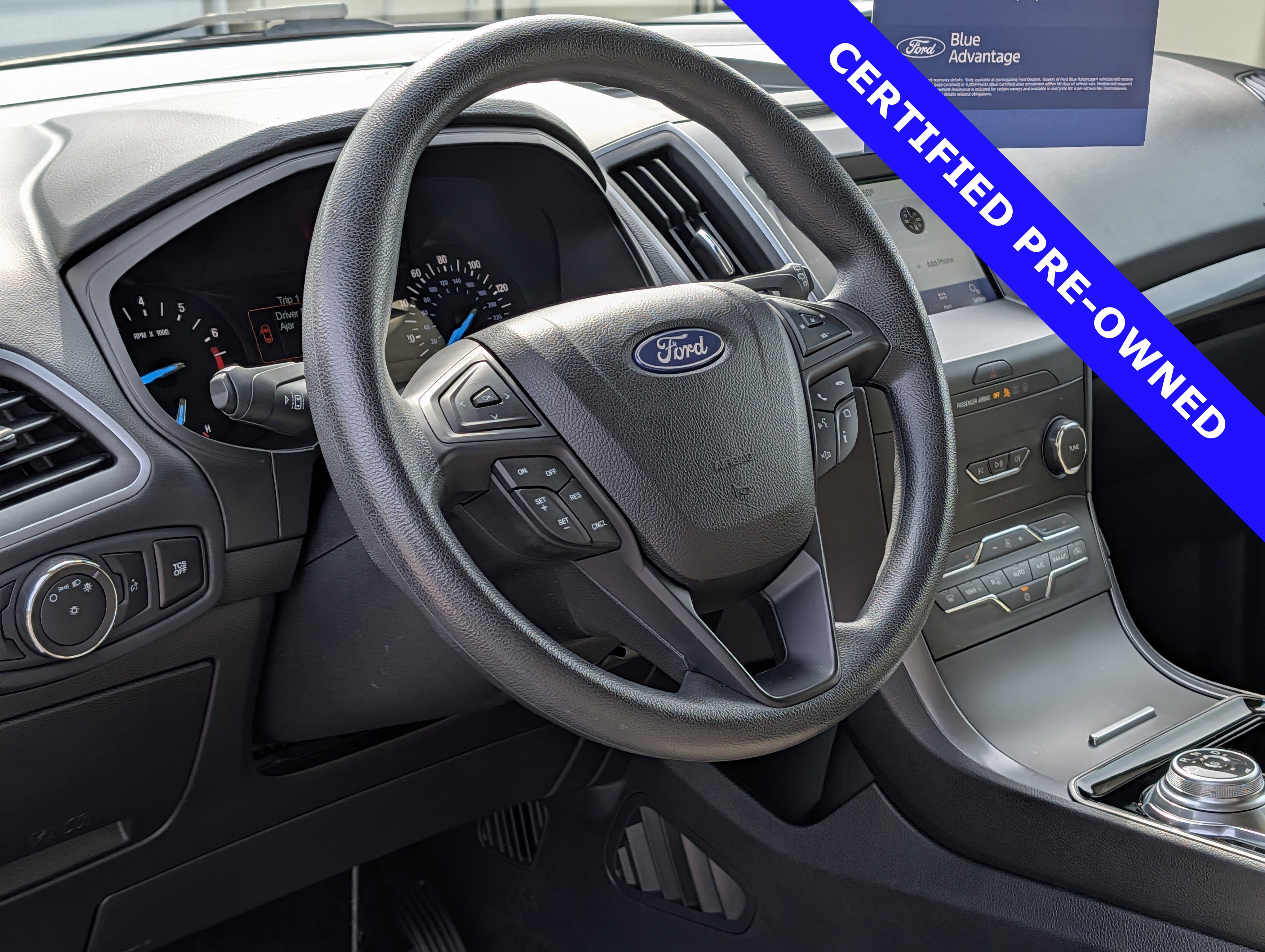 Certified 2020 Ford Edge SE image 21